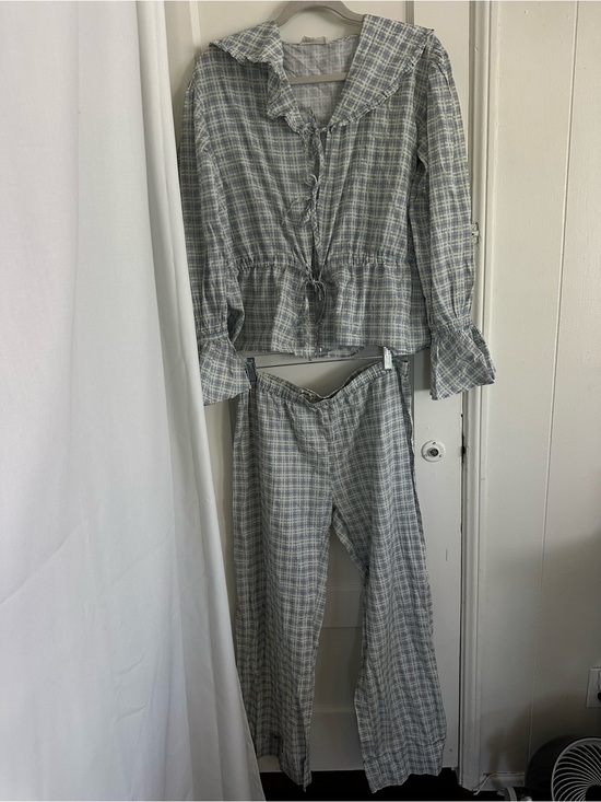 Sonderhaus Pants - Two-Piece Plaid Lounge Set in Light Gray and White